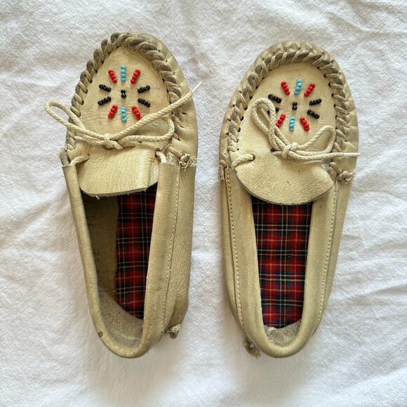 Minnetonka Style Beaded Leather Moccasins - Picture 10 of 13